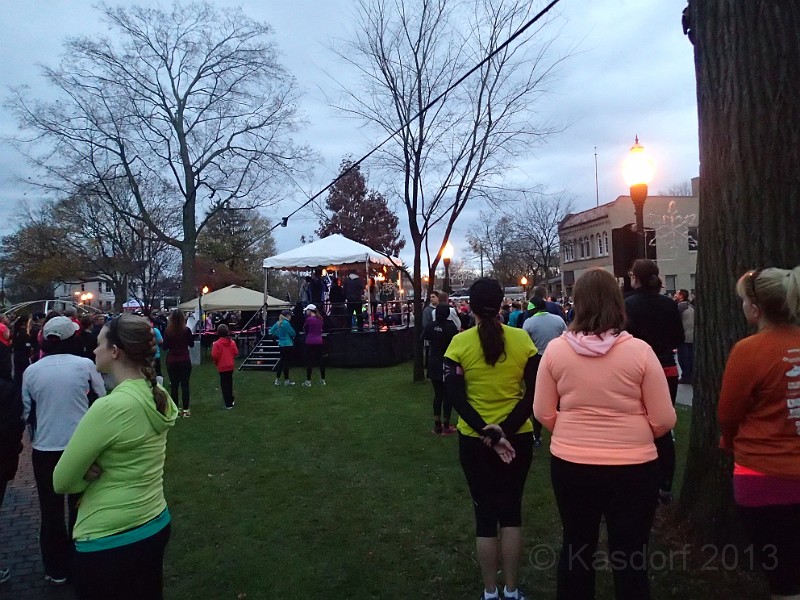 2013 Kona Hot Chocolate 10K 006.JPG - 2013 Kona Chocolate Run 10K. Plymouth Michigan November 17, 2013.